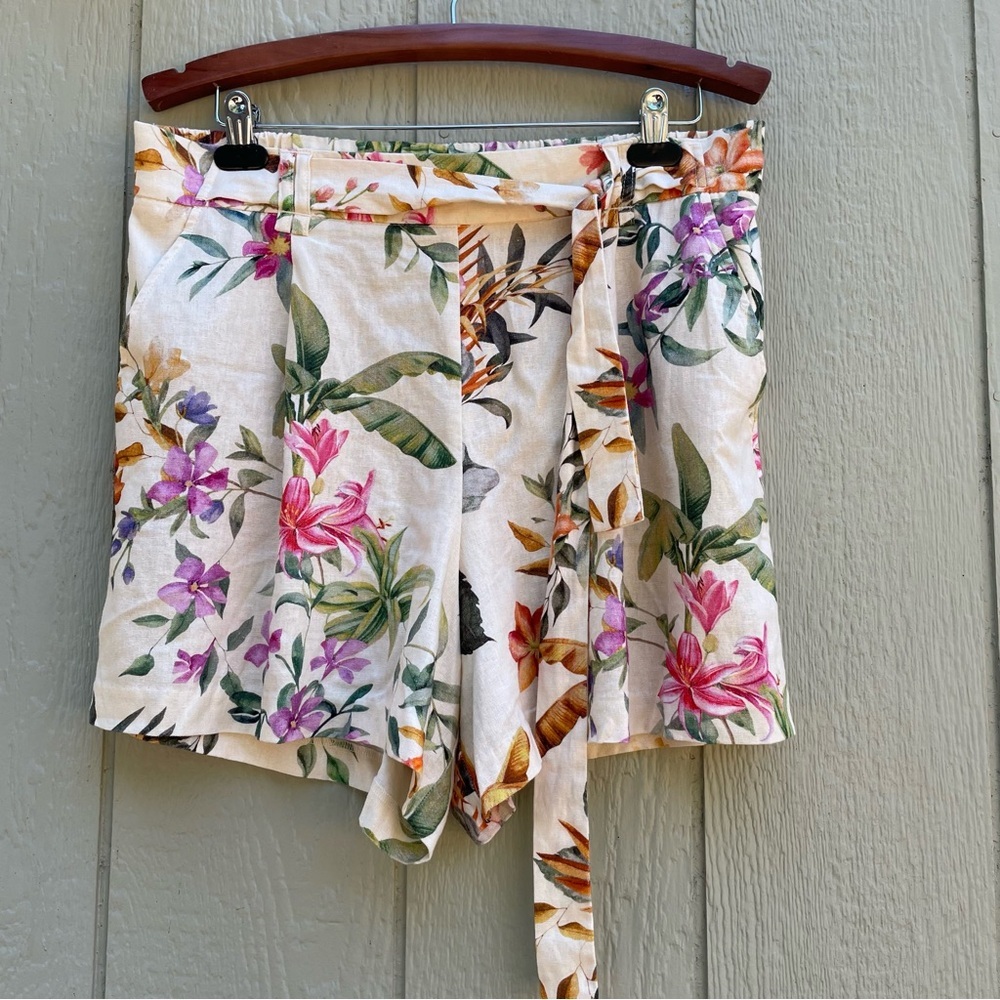 C&C California Short Womens size 14 Floral Linen blended Beach Summery beach